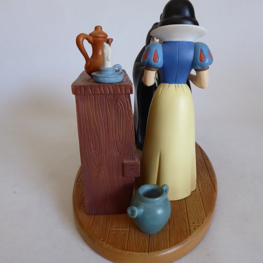 NEW 1999 LE #747/2500 WALT DISNEY GALLERY SNOW WHITE WITCH HAG POISON APPLE - Picture 5 of 16